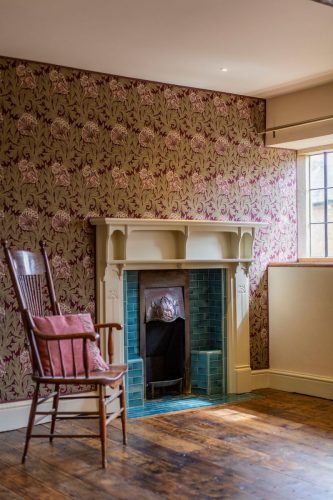 9-arts-and-craft-fireplace-fabric-wallcovering